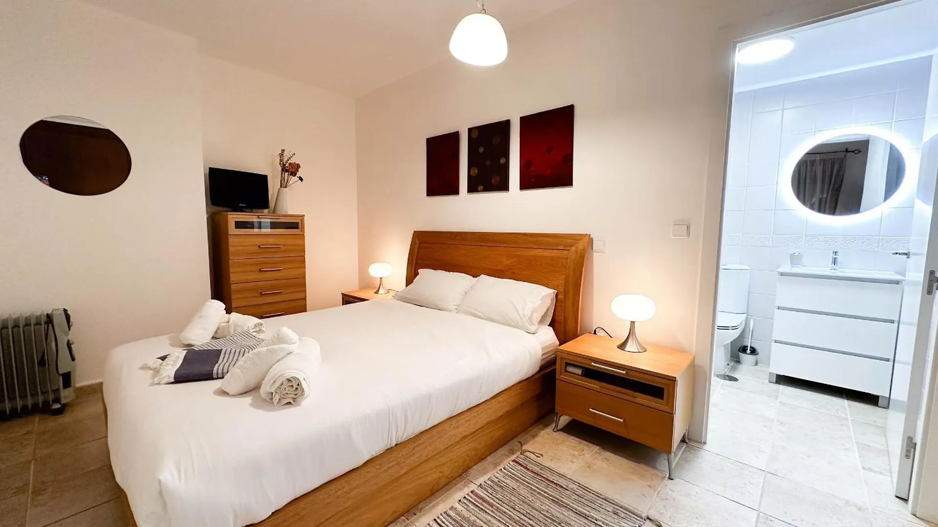 Modern Garden Apartment 阿亚蒙特