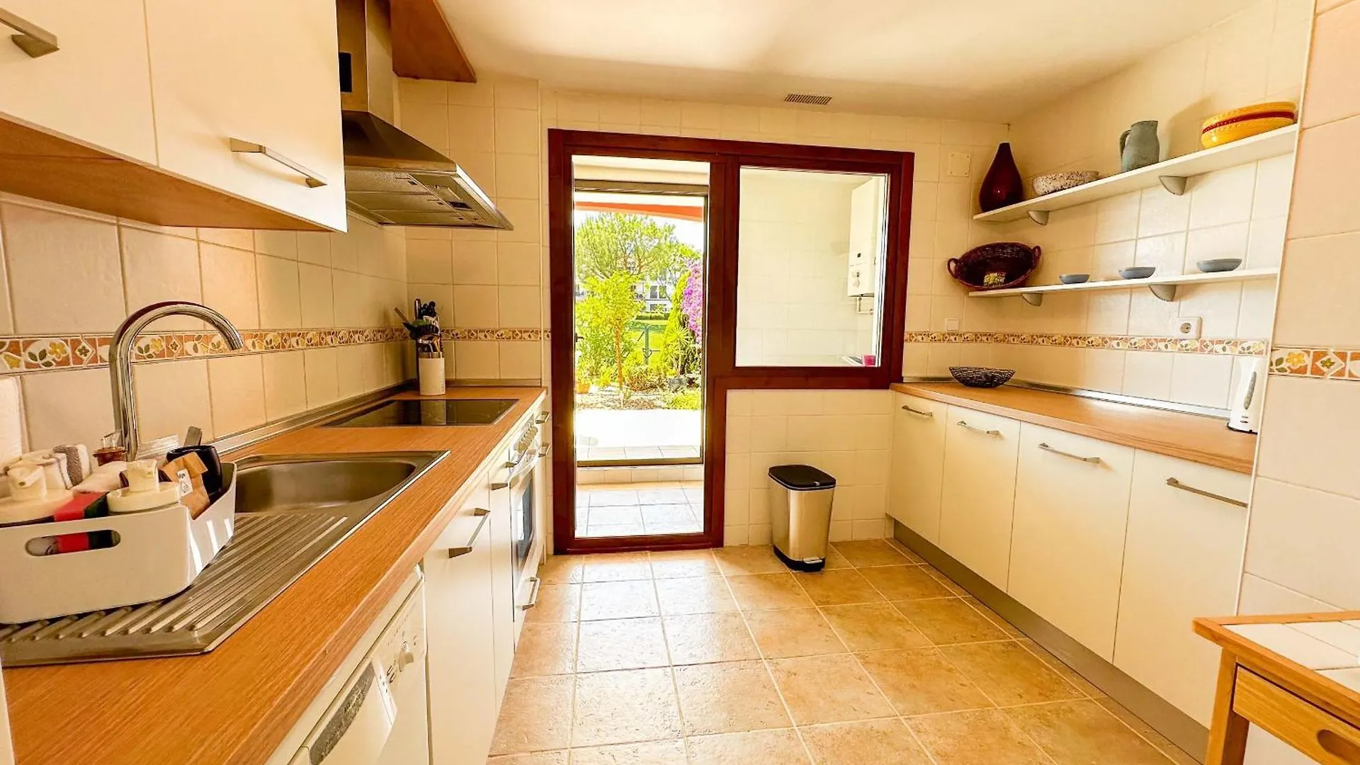 Modern Garden Apartment Ayamonte España