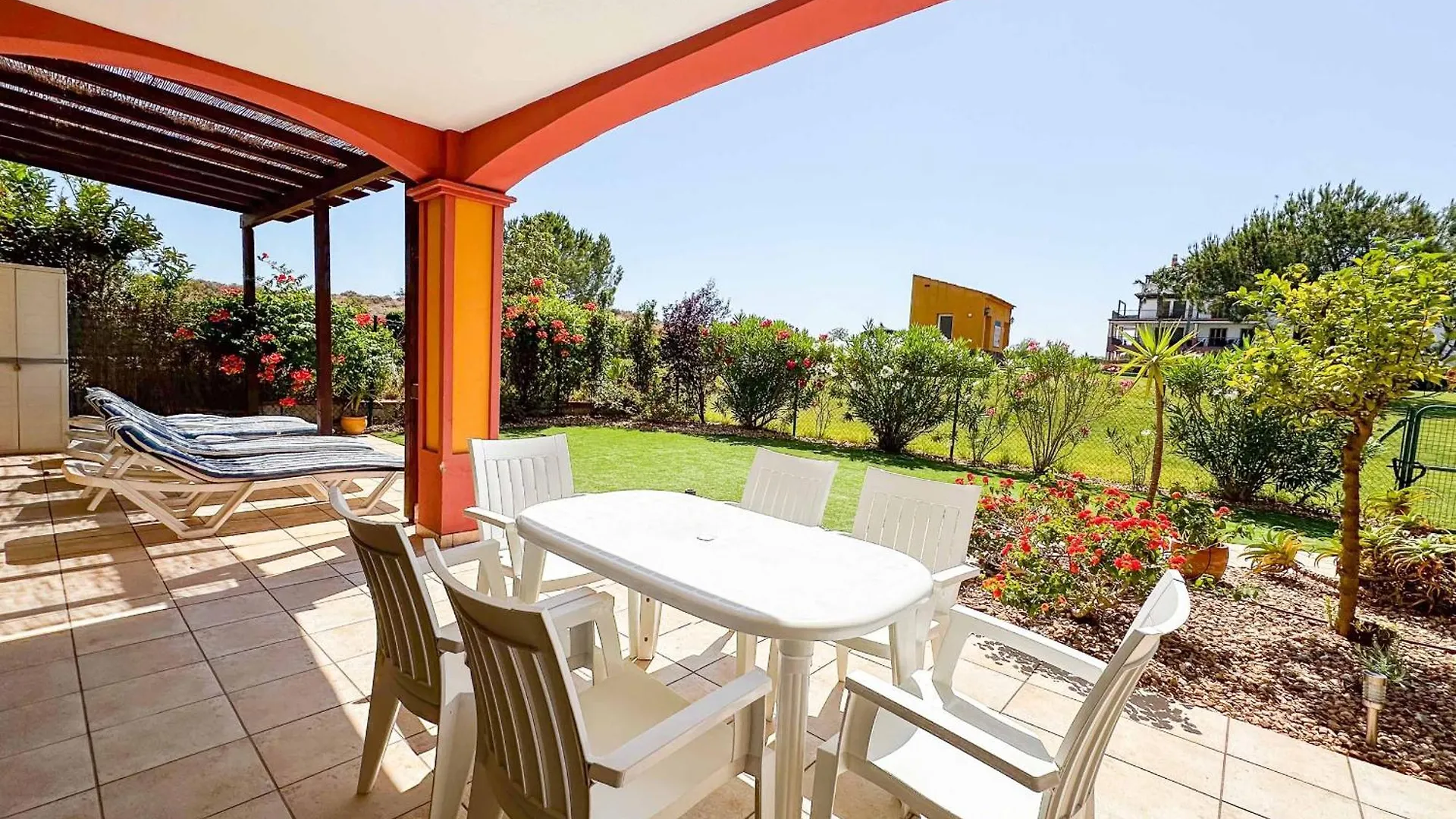Modern Garden Apartment Ayamonte