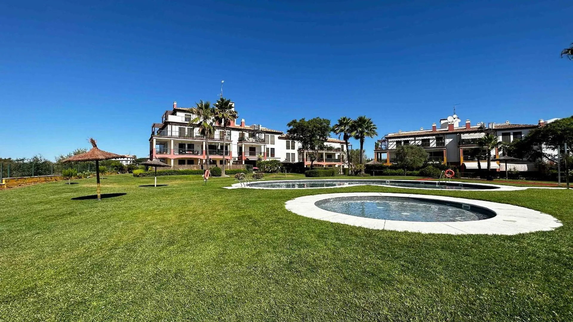 Modern Garden Apartment Ayamonte