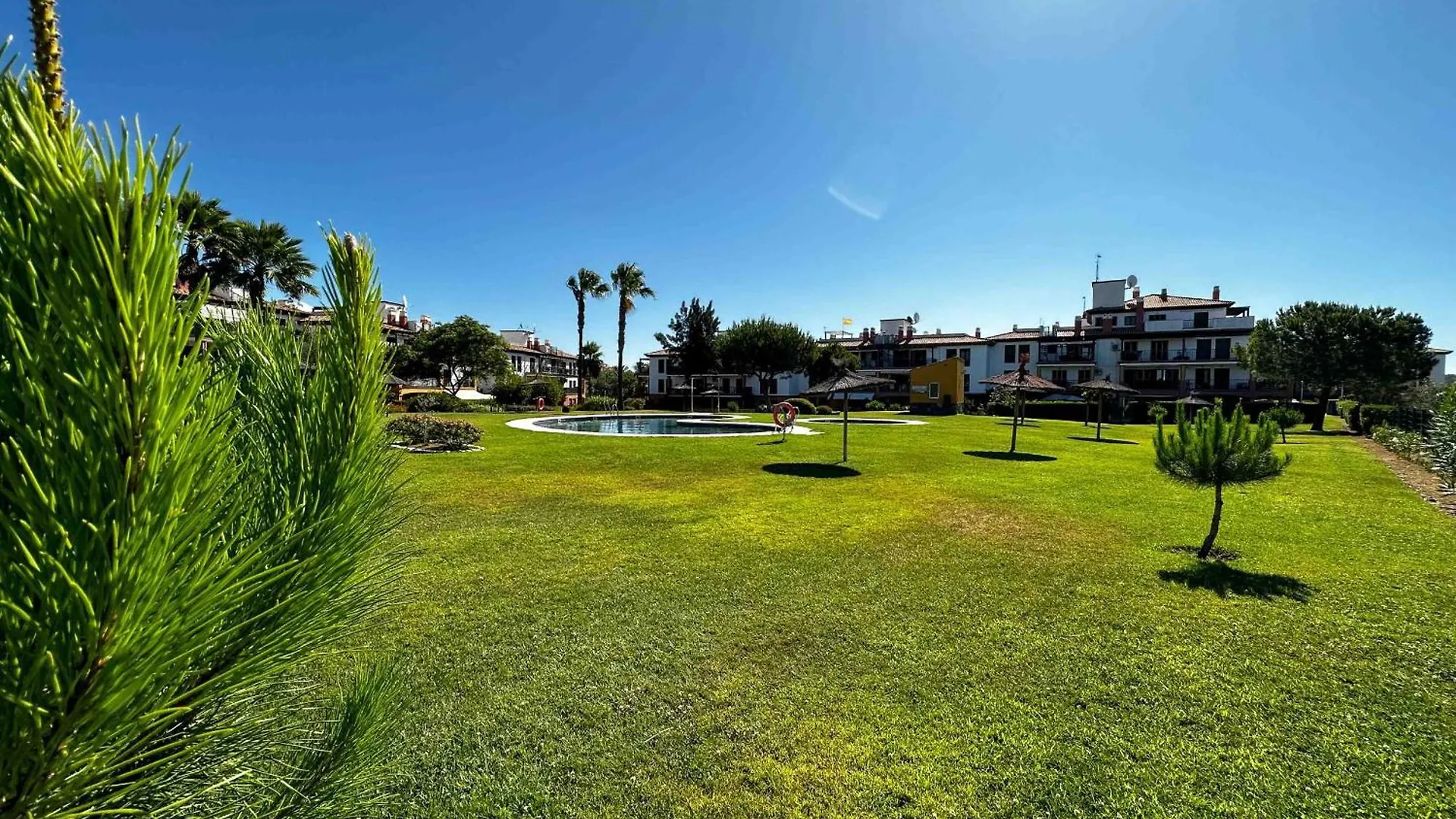 Modern Garden Apartment Ayamonte España